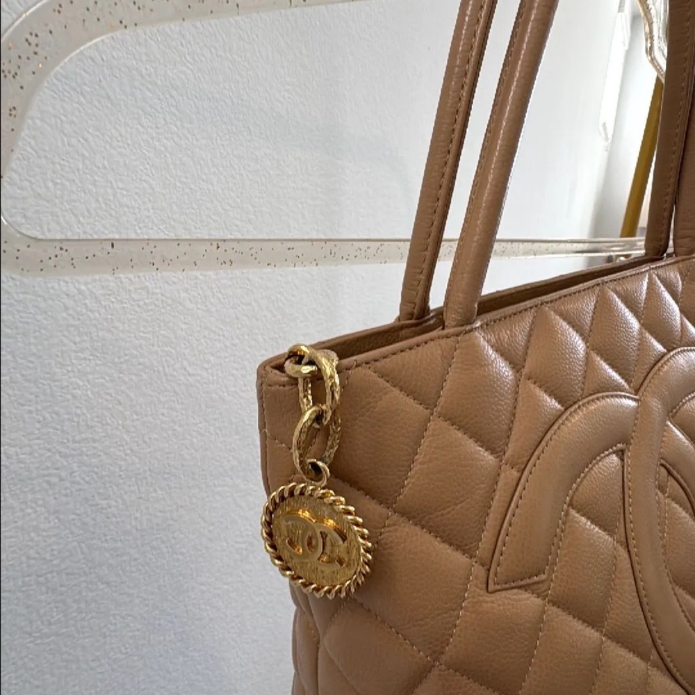 Chanel Tan Quilted Leather Tote Bag - Picture 2 of 4